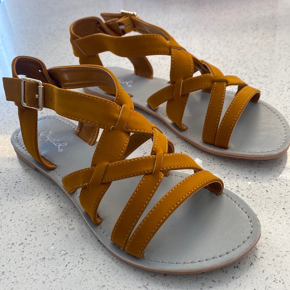 NWT Women’s Athena Strappy Sandal Dark Mustard Brown Color